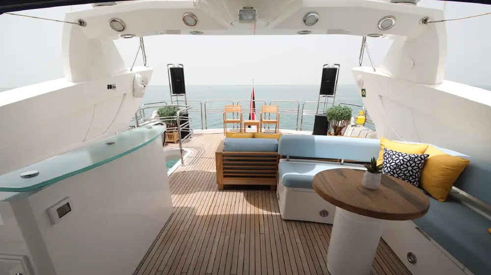 90 FT YACHT SUNSEEKER 